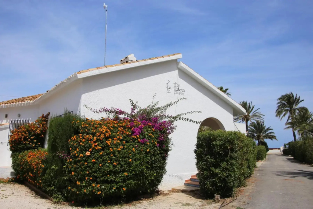 Urbanización El Oasis, 20 Villas en 1ª Línea Playa