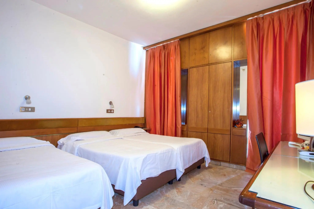 Triple room
