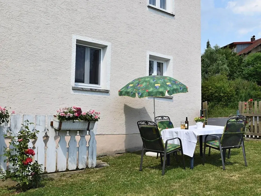 Ferienhaus mit Garten in Waldnahe