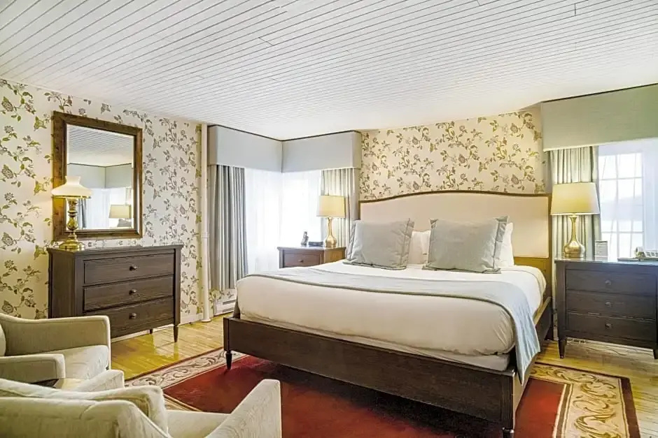 Classic room with lake view
