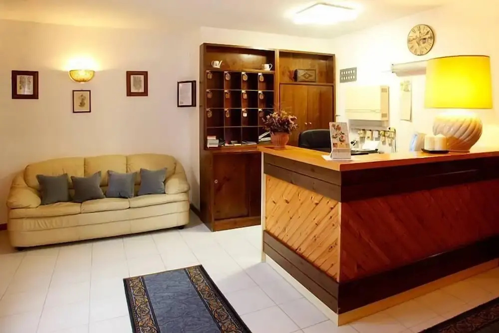Lobby & Reception
