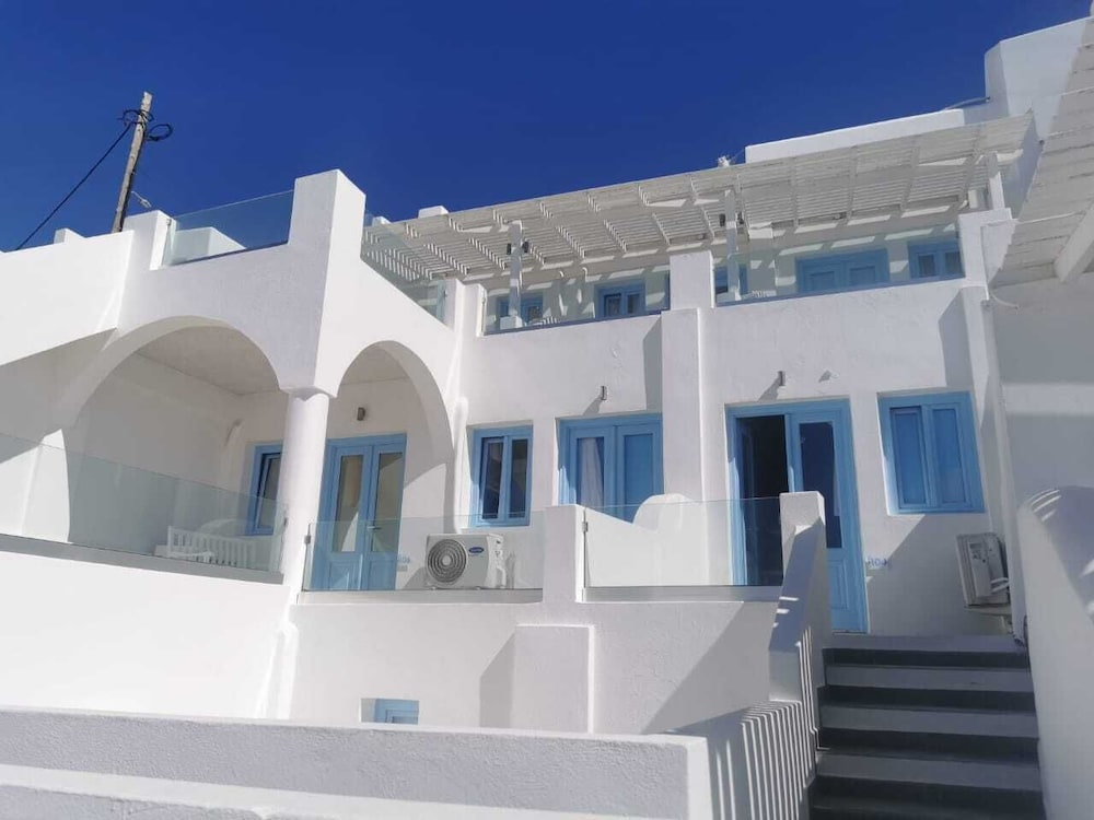 Santorini Theasis Suites