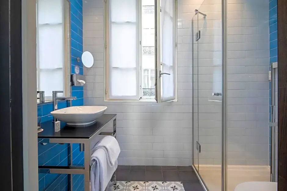 Hôtel Les Matins de Paris & Spa 58