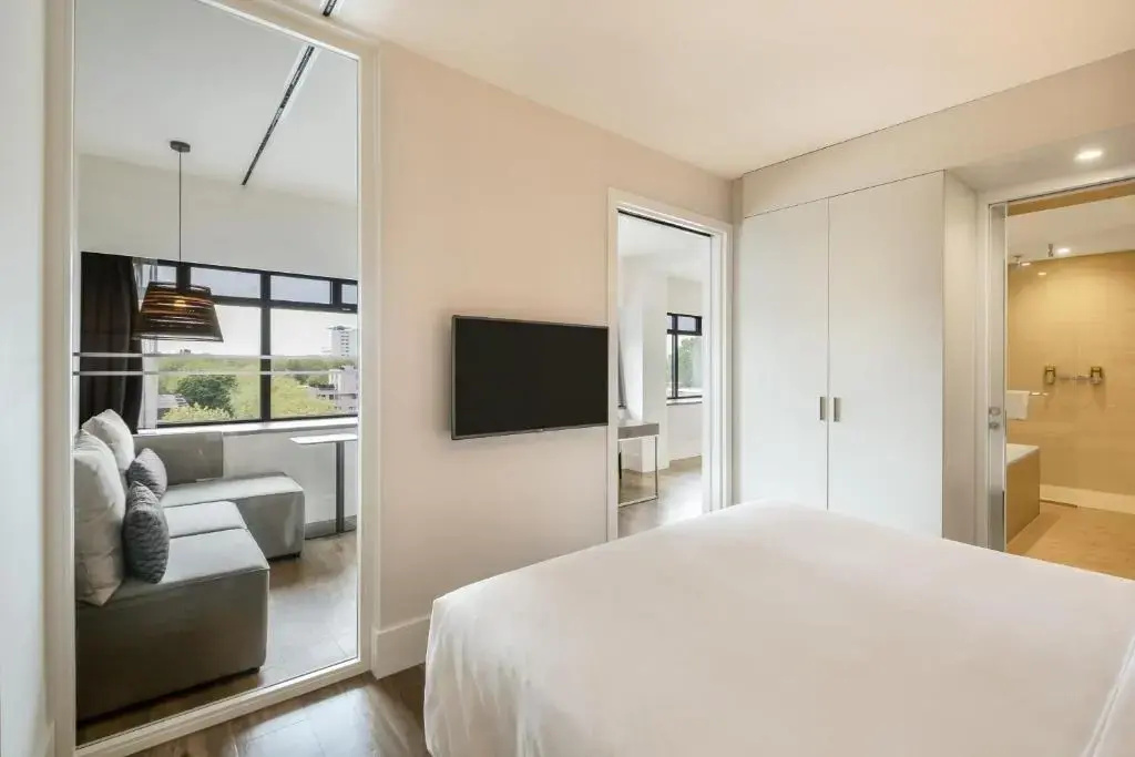 2 Bedrooms Double Suite (full double bed)