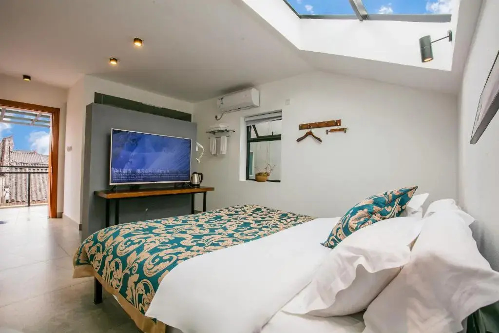 Standard Double room with balcony (full double bed)