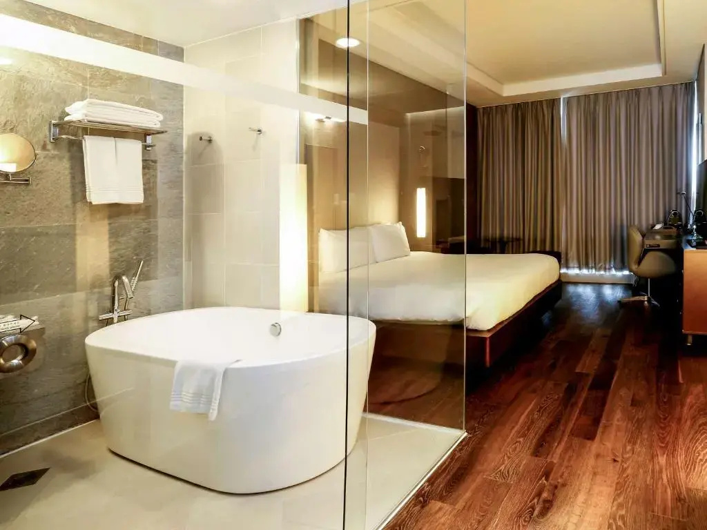 Executive Double room (full double bed)