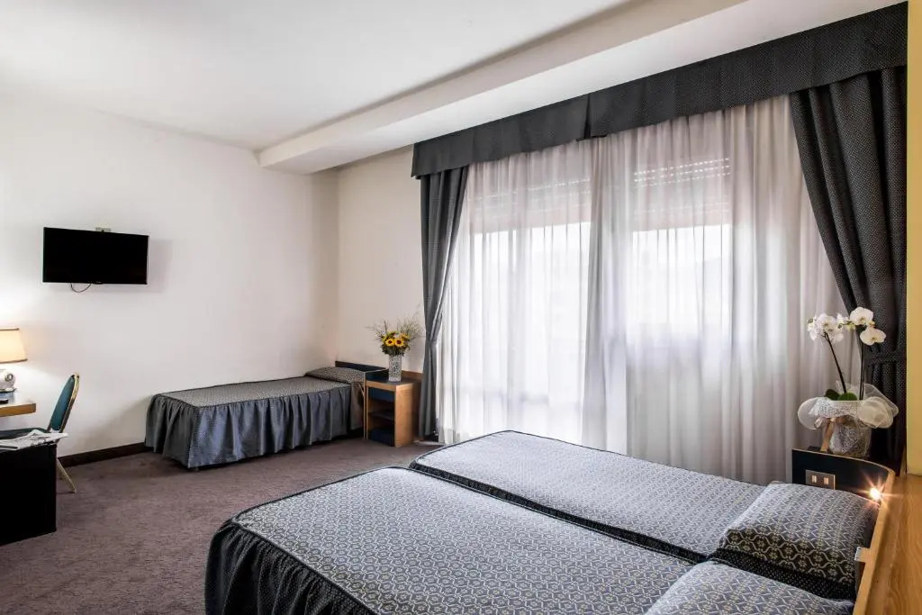 Hotel Mirage Room Type - TRIPLE STANDARD