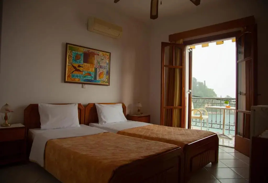 Standard Double room with sea view (twin beds)