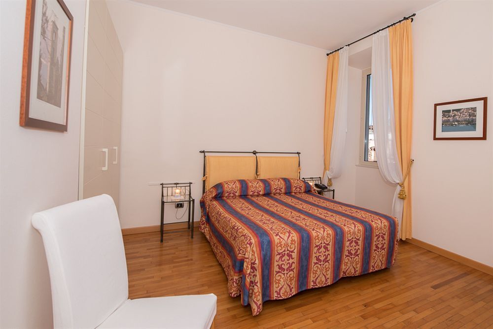 gallery_image_hidden_24