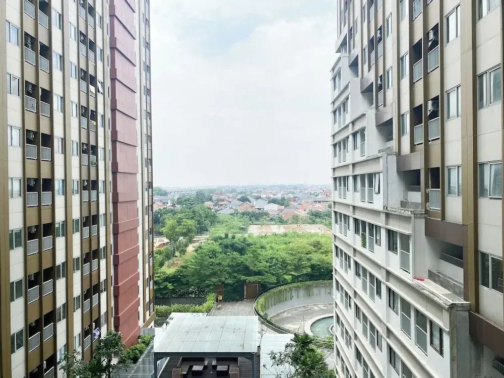 Homey Studio At Lrt City Jatibening Apartment