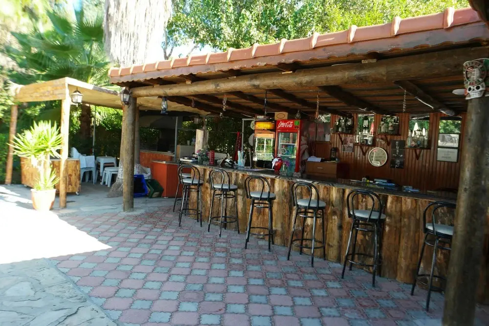 Food & Beverage