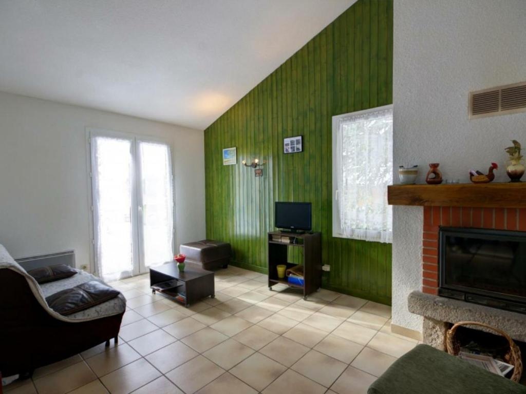 Gîte Usson-en-Forez, 3 pièces, 4 personnes - FR-1-496-164