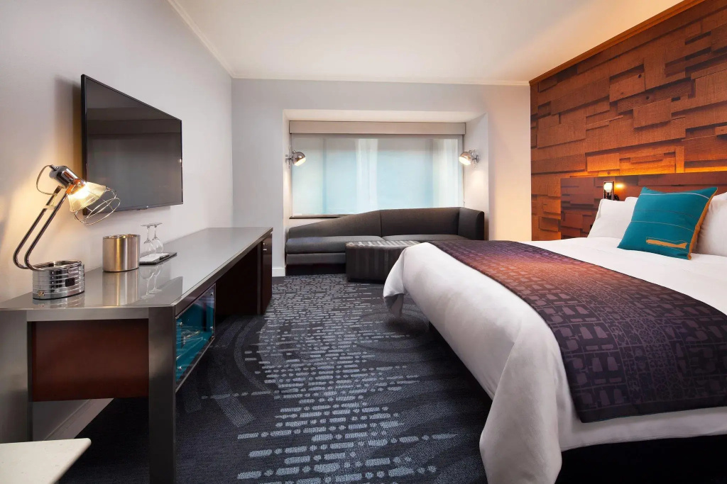 Standard Double room with partial view (full double bed)