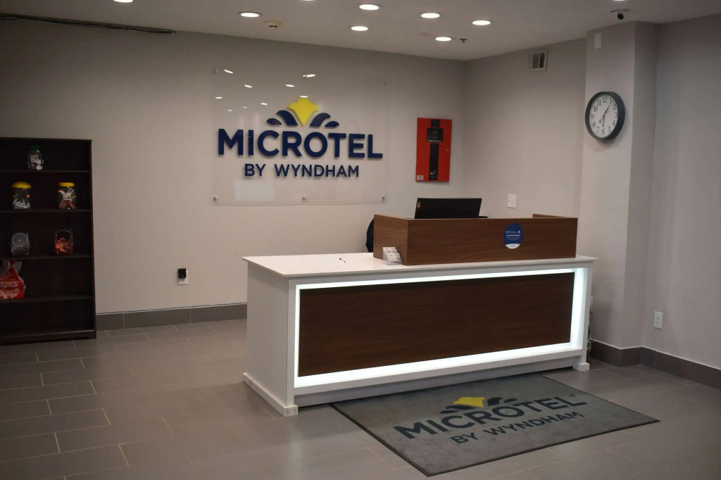 Lobby & Reception