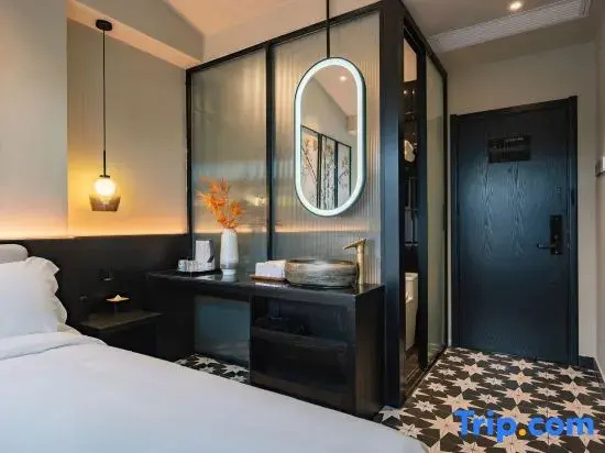 Comfort room