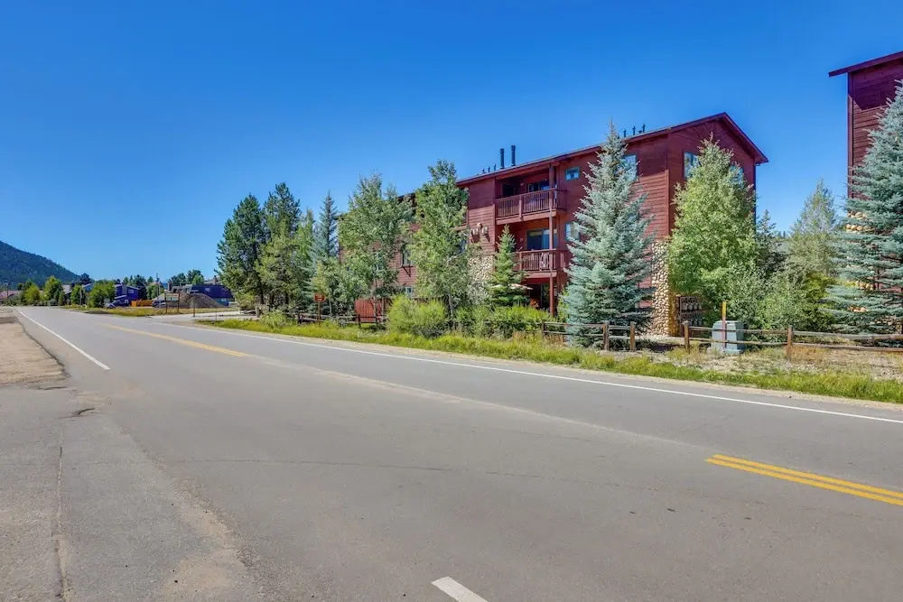 Walk to Main Street: Grand Lake Condo w/ Patio