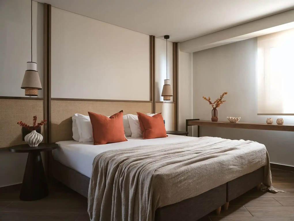 Deluxe Double Suite (full double bed)