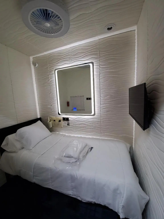 Economy room