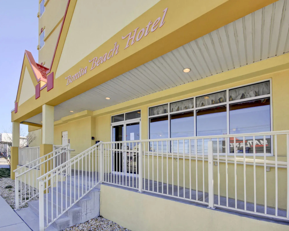 Bonita Beach Hotel