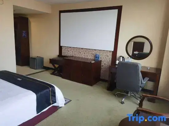 Standard Double room with city view (full double bed)