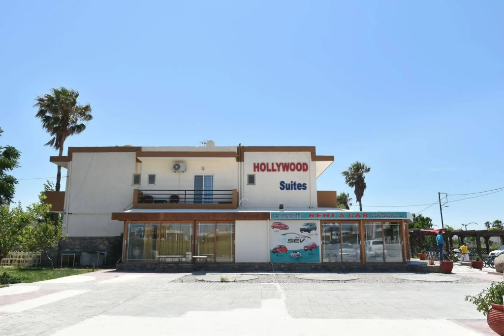 Hollywood Suites