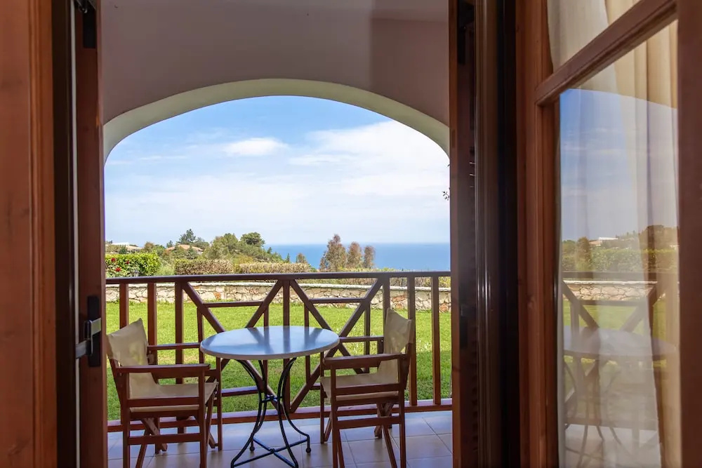Superior Double Studio with sea view (full double bed)