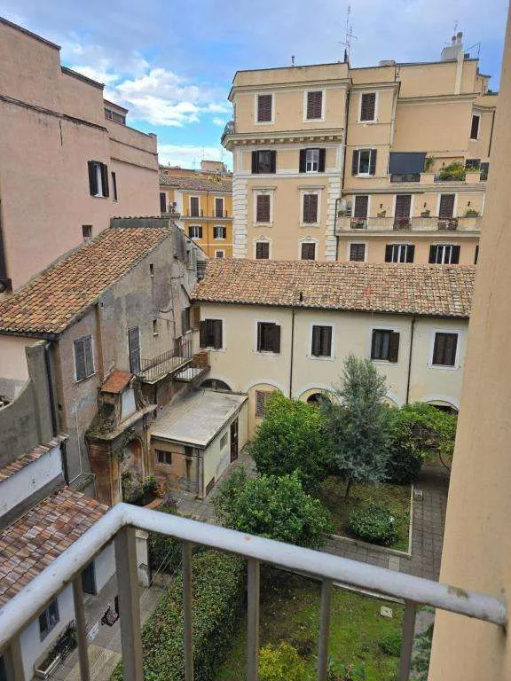 Appartamento Esquilino di Busby Yan
