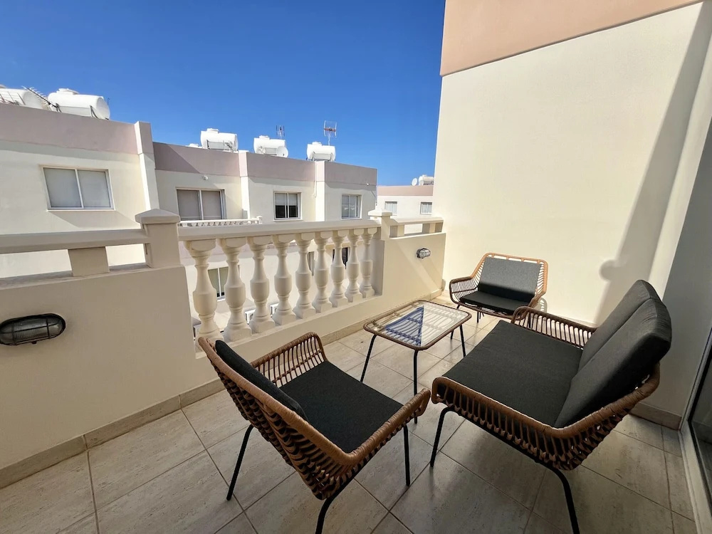 41 KAP - Stay Paradise Apartment