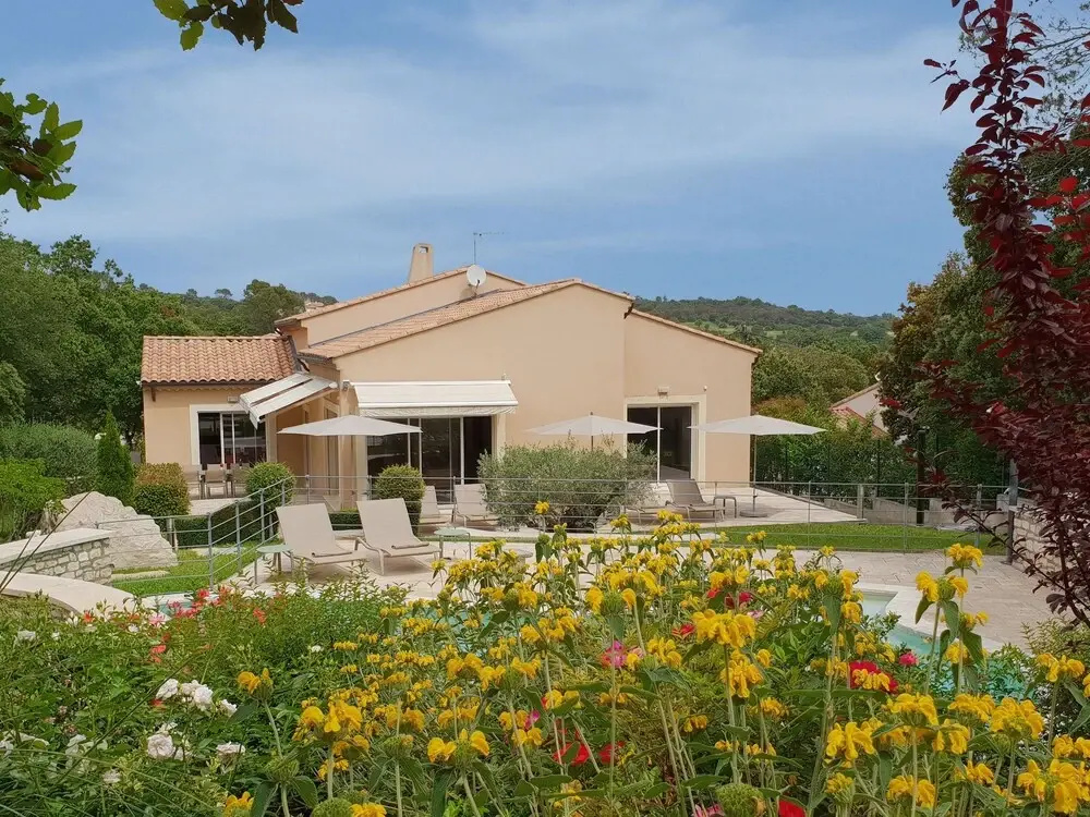 Attractive Holiday Home in Vézénobres With Swimming Pool