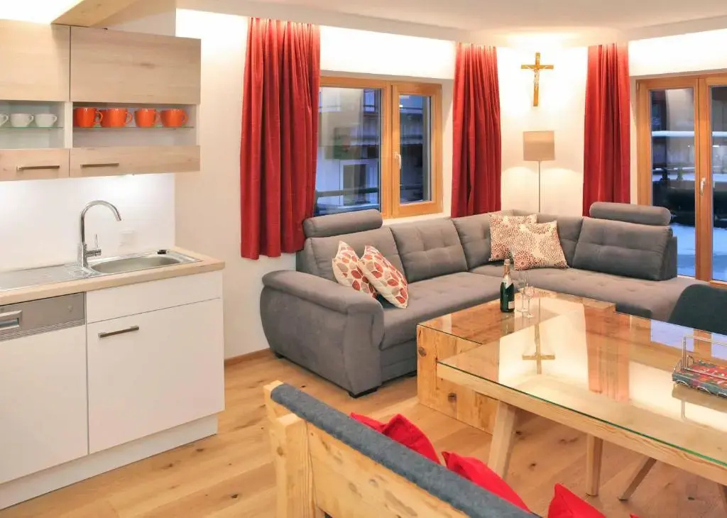2 Bedrooms Apartment