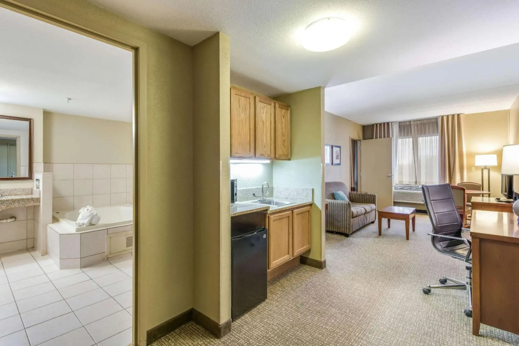 Comfort Suites Chicago O'Hare Airport - фото 28