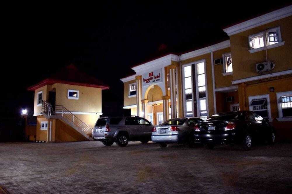 Buggatti Hotel And Suites