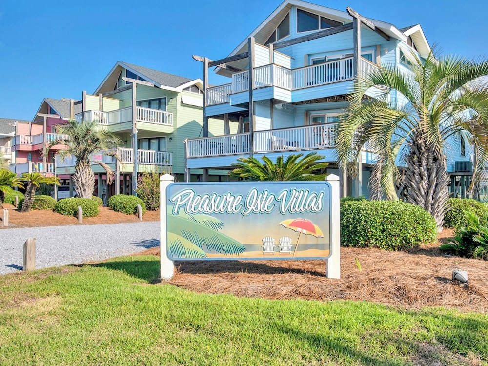 Salty Dog by Southern Vacation Rentals