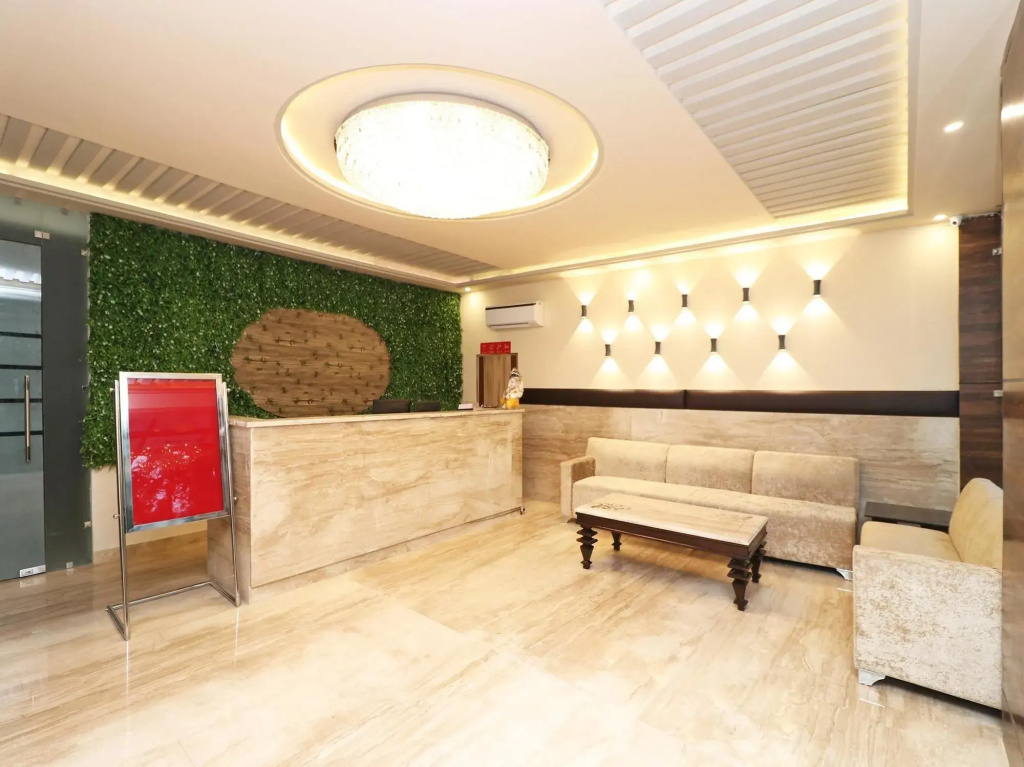 Lobby & Reception