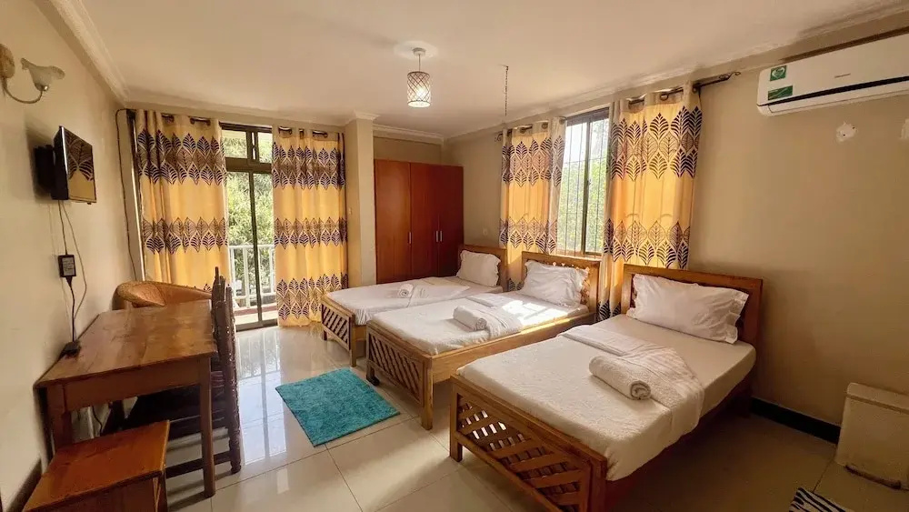 Standard Triple room