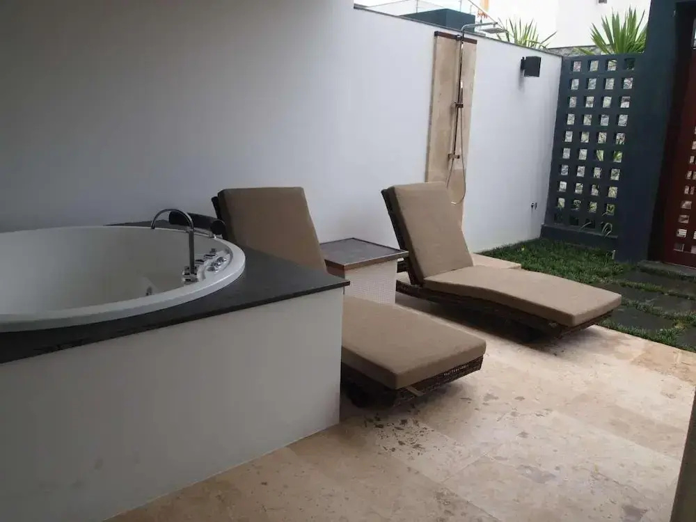 The Nchantra Pool Suite Phuket - Chambres