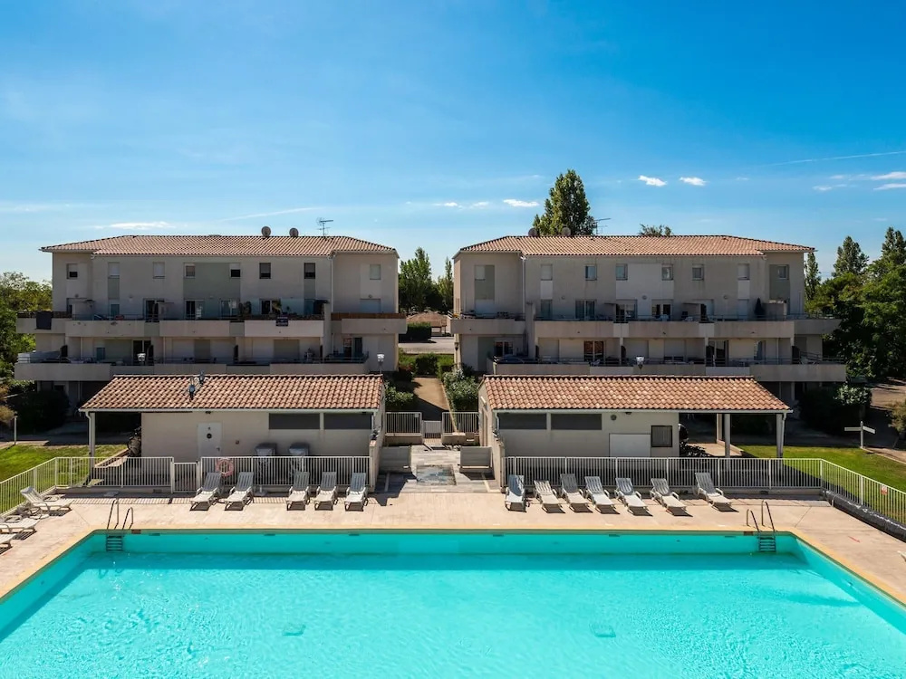 Afficher la photo 8 — AC Apartment With Pool View for 4