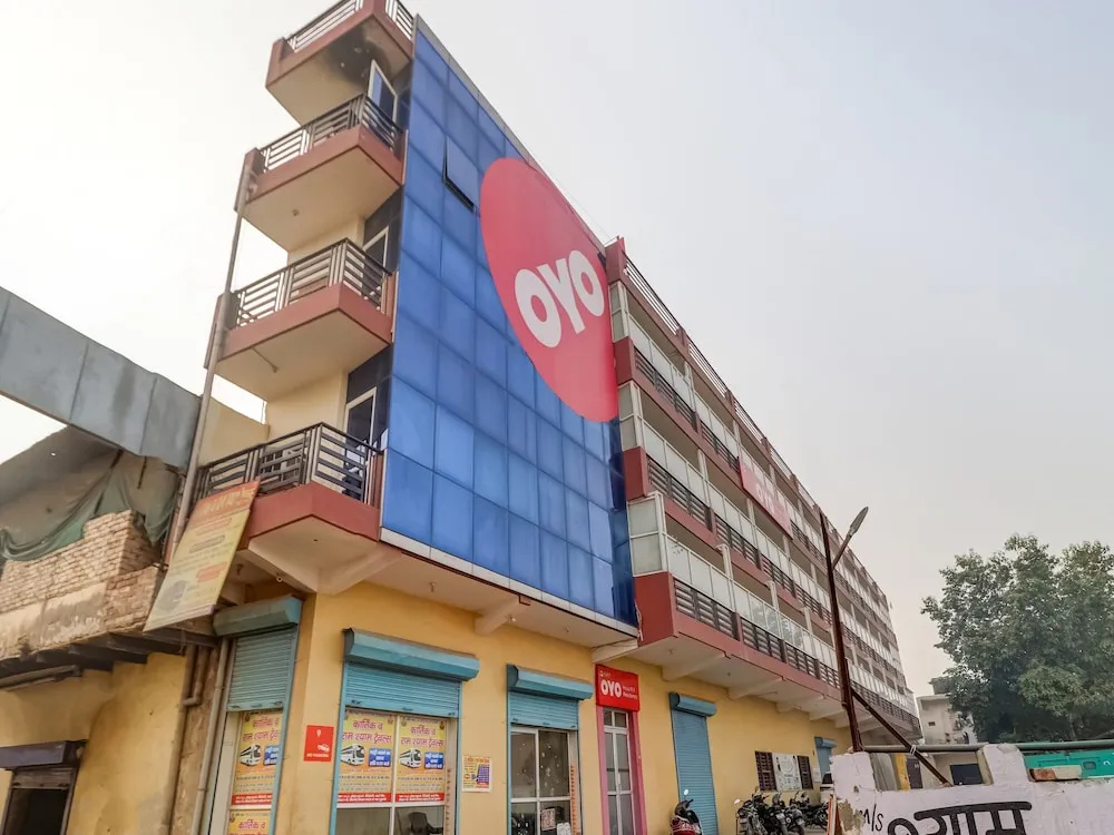 OYO 10877 Hotel R K Residency