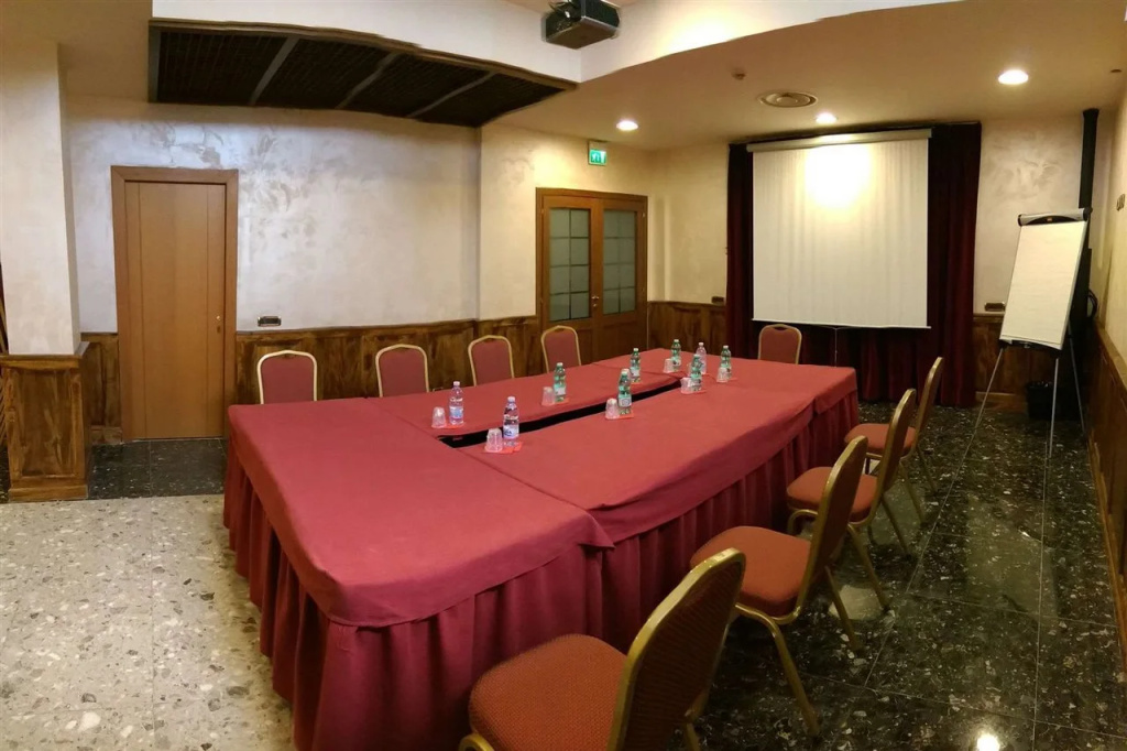 Hotel photo 12