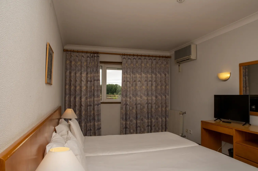 Double room (full double bed)