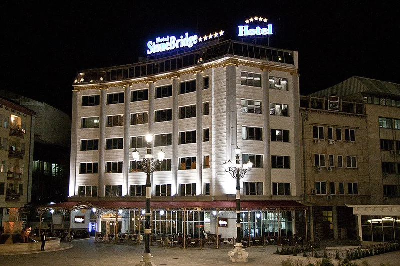 Stone Bridge Hotel