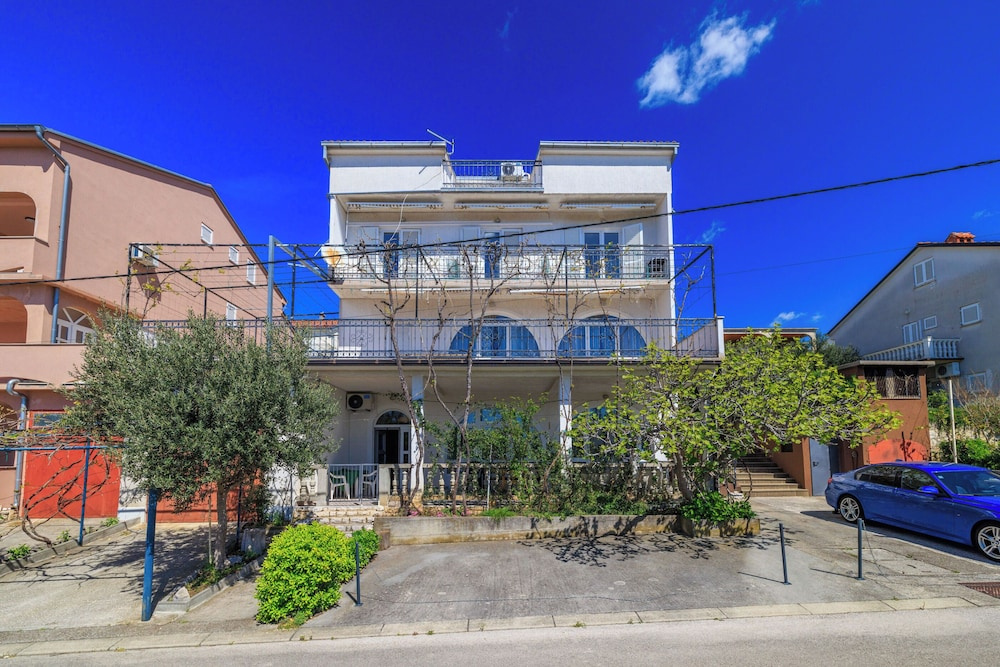 Apartments Nana