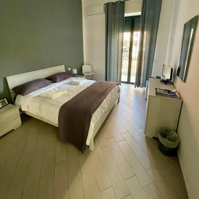 Comfort Double room with city view (full double bed)