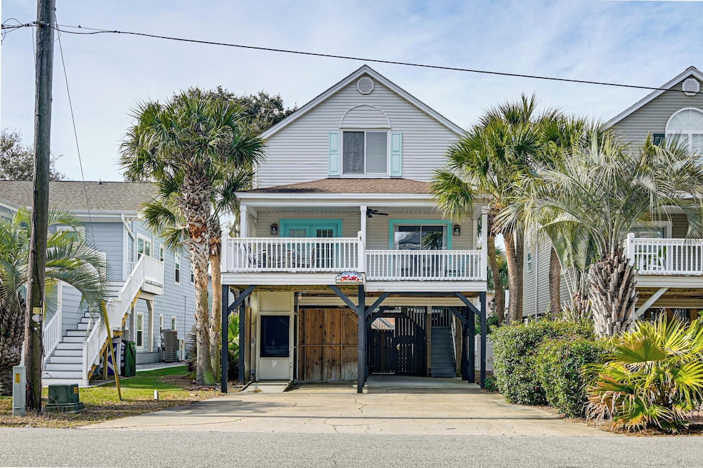 Walk to Ocean: Surfside Beach Gem w/ Private Pool