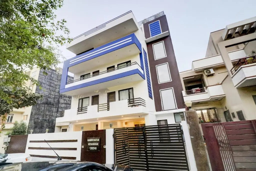 Hotel Rising Stay by OYO Rooms
