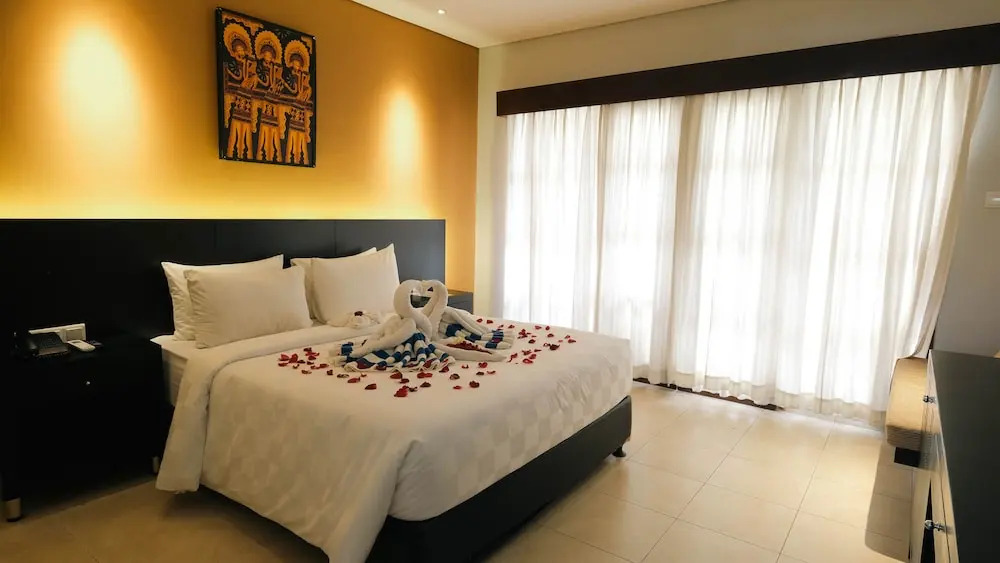 Fourteen Roses Beach Hotel