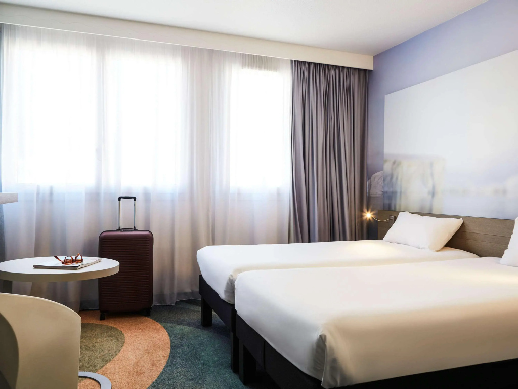 Voir la photo 2 — ibis Styles Toulon Centre Port