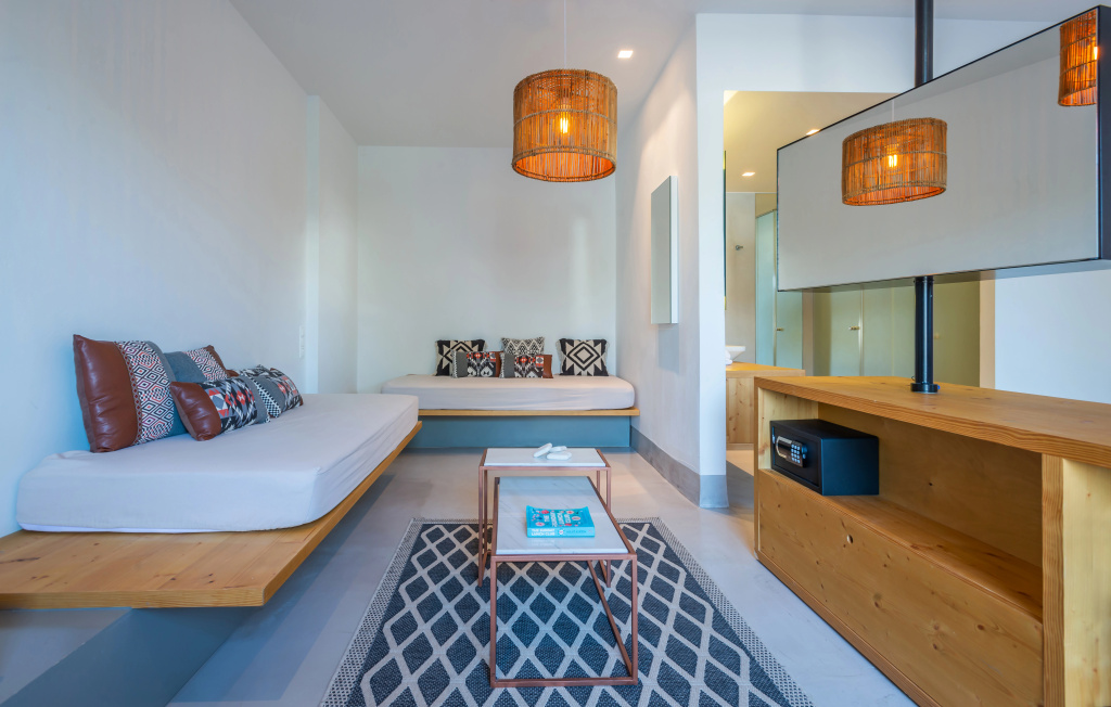 Dreambox Mykonos Suites and Mini Villas — 4