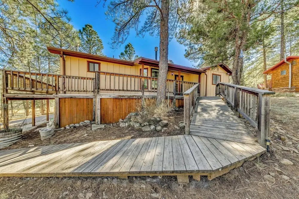 Ruidoso Cabin w/ Hot Tub ~ 2 Mi to Grindstone Lake