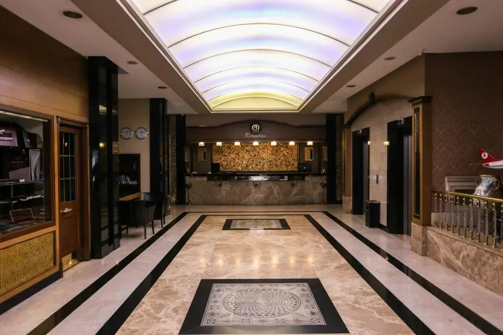 Lobby & Reception